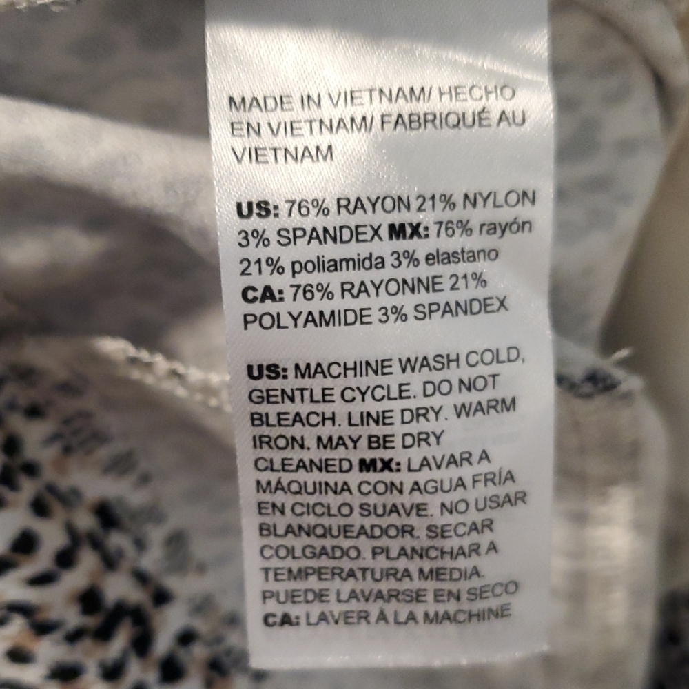 Chico's Animal Patterned Capris - image 8